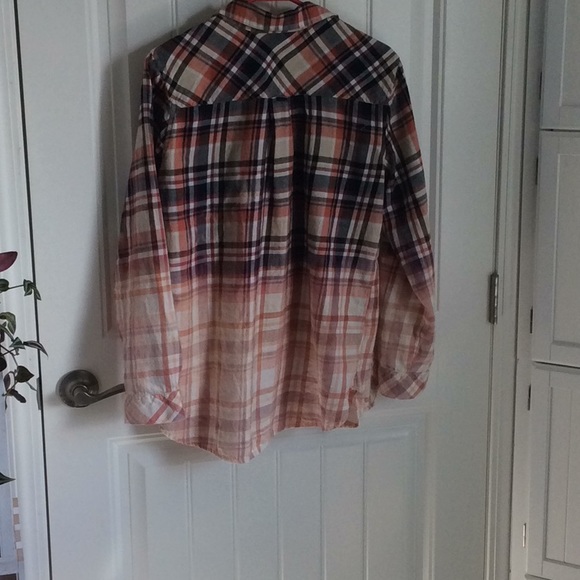 Distressed flannel - Picture 2 of 4